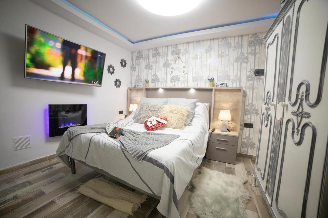 APARTAMENTOS LA VEGUILLA , LA VEGUILLA DELUXE JACUZZI y LA VEGUILLA JUNIOR Alhama de Aragón Exterior foto